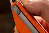 An Innovative UX Detail: A Pocket Knife with a Clip that Retracts