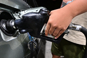 Inflation cools to 2.8% as Canadians get break from high gas prices