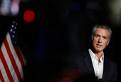 Newsom se enfrenta a Trump y RFK Jr. por la salud pública