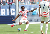 Seattle bars and restaurants booming with World Cup, but the tip rate is down