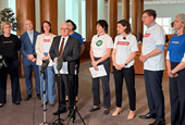 Wilkie escalates gambling reform fight with anti-corruption referral targeting Labor government